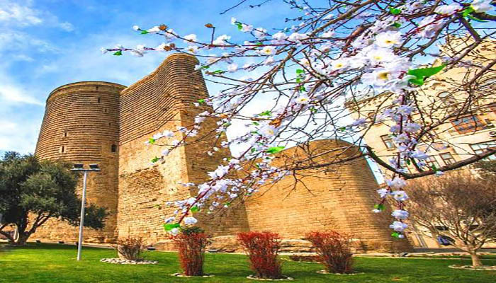 معماری برج دختر آذربایجان
